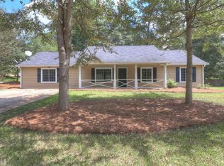 5343 Memorial Ln, Powder Springs, GA 30127