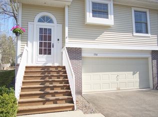 17101 Sandy Ln, Minnetonka, MN 55345