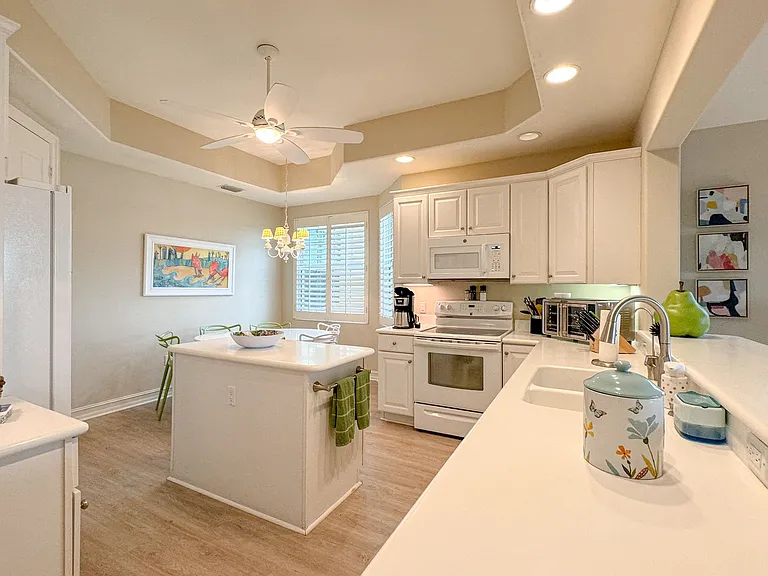 6017 Trophy Dr #601 — Photo 35
