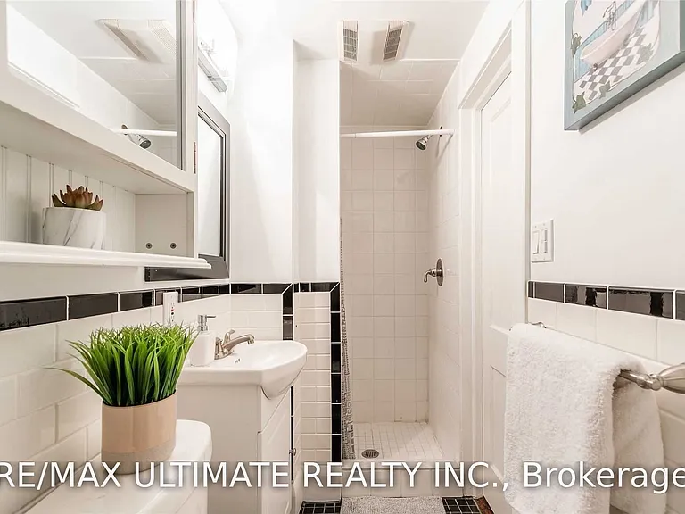 470 Oriole Pkwy #4 — Photo 20