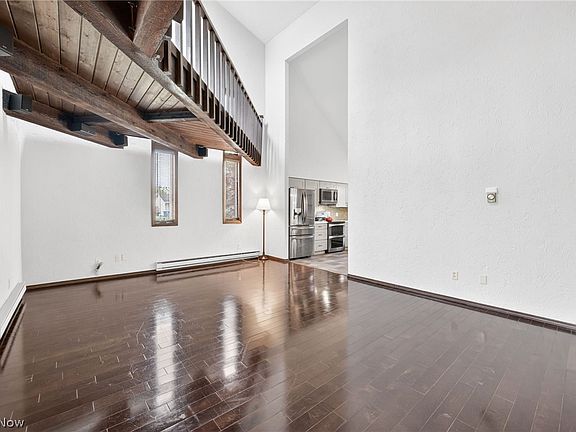 2nd image of 1724 Narragansett Blvd