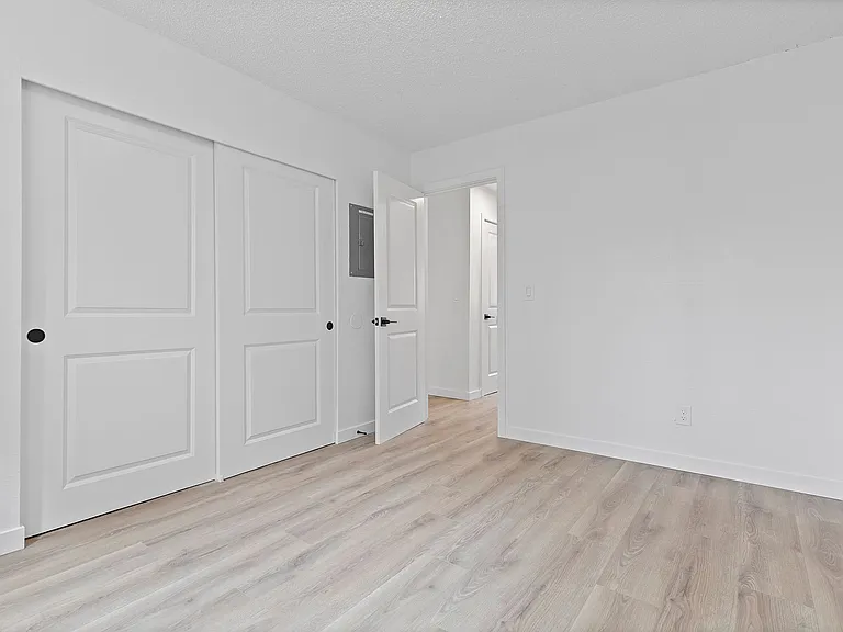 Newly Remodeled Kennedy Park Apartments! $$ ONE MONTH FREE — Photo 12