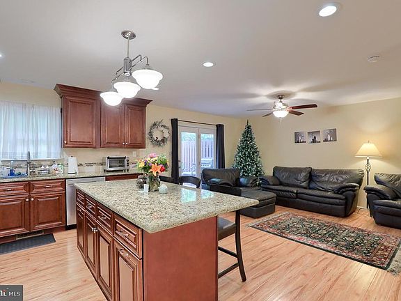 5th image of 1843 Spring Ridge Ln