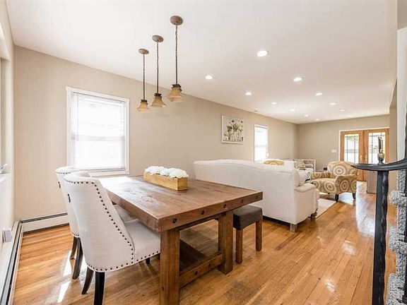 3rd image of 126 Wilton St