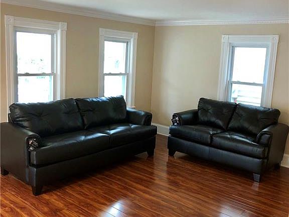 5th image of 18 Water St