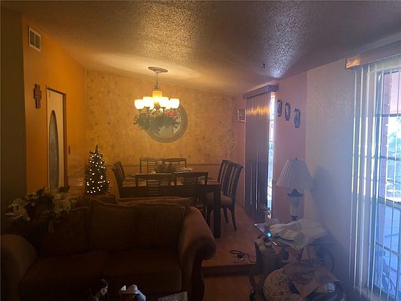 3rd image of 10472 Chinaberry Dr