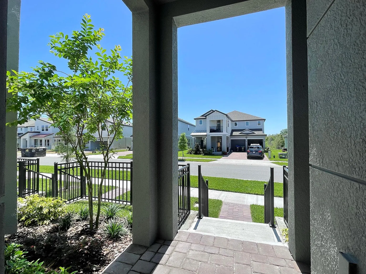 4 bed, 3.5 bath, 2303 sqft, $3,700 — Photo 3
