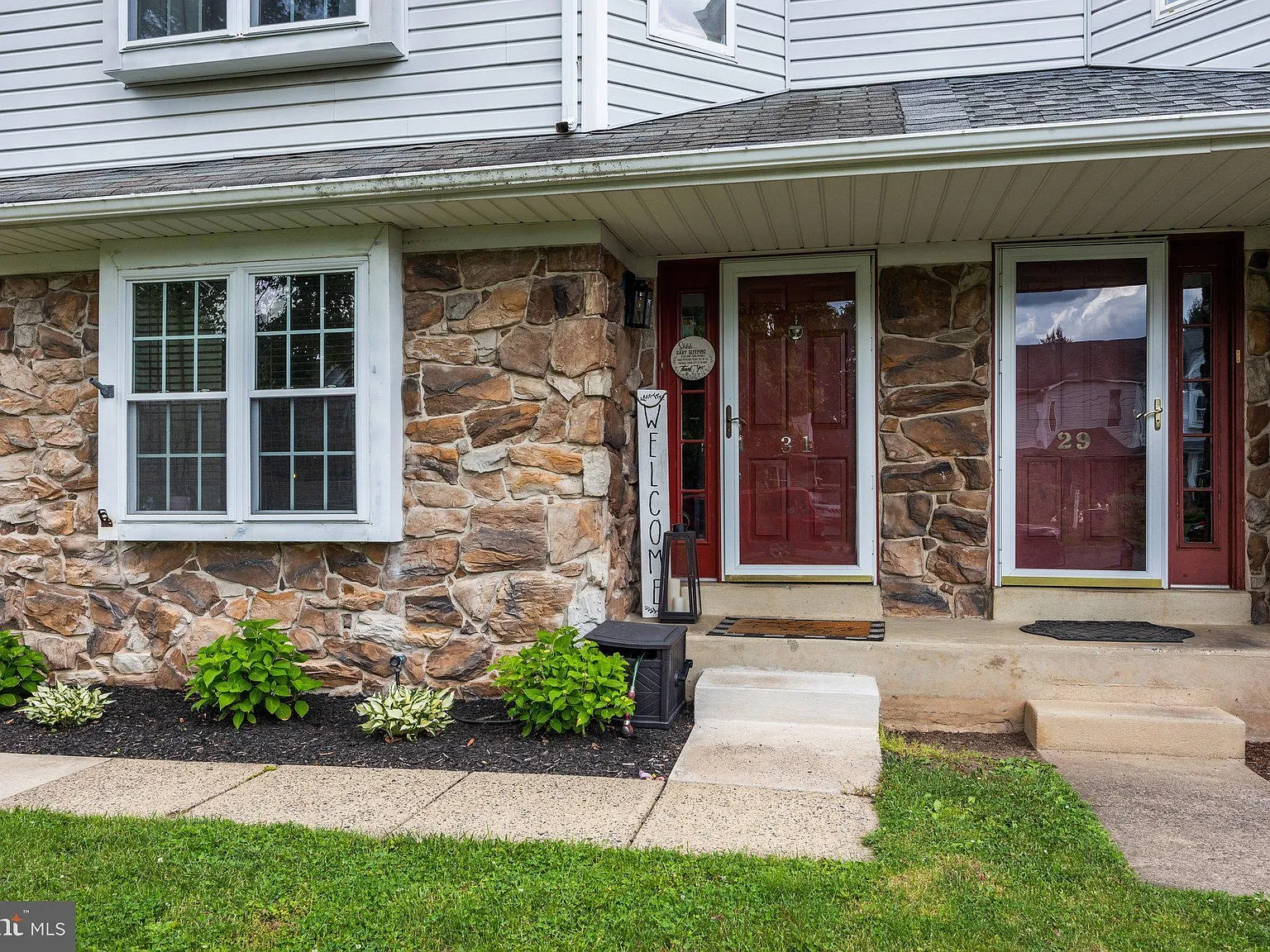 3 bed, 2.5 bath, 2014 sqft, $3,700 — Photo 2