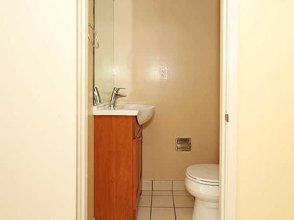 5th image of 210 Ramona St