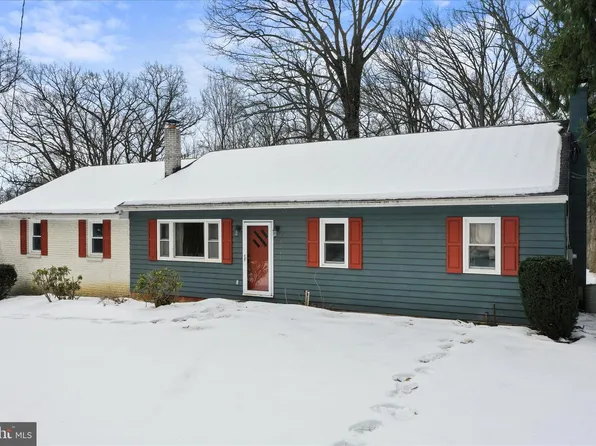 9654 Circle Dr, Chambersburg, PA 17202