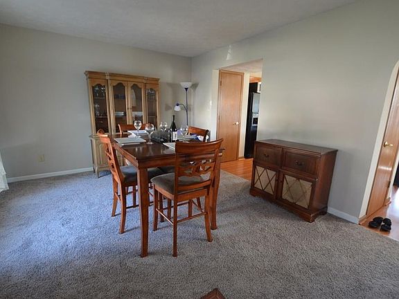 5th image of 510 Cahill Ln