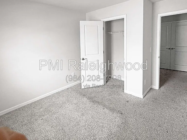 671 Rolling Fields Dr — Photo 16