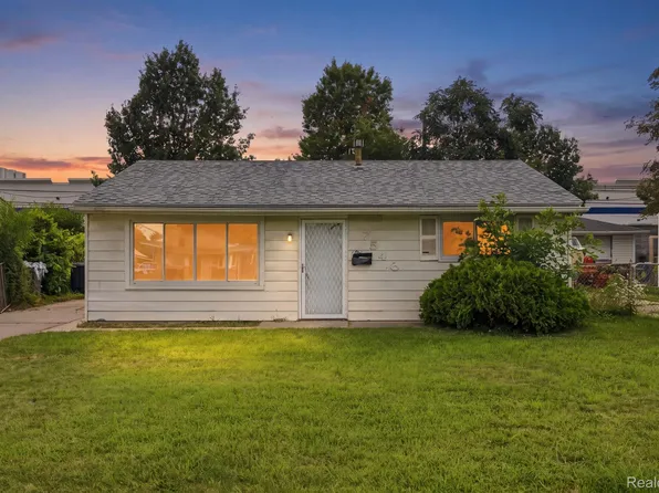 7546 Pine St, Taylor, MI 48180