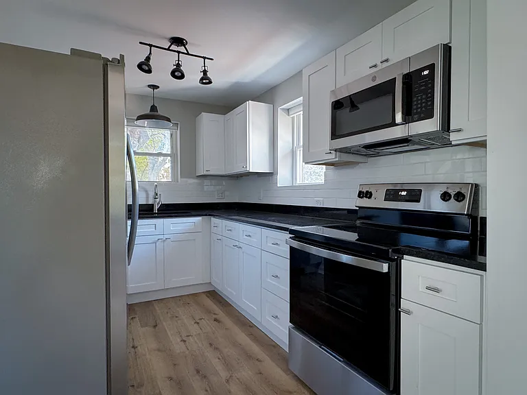 7726 Arthur Ave — Photo 7