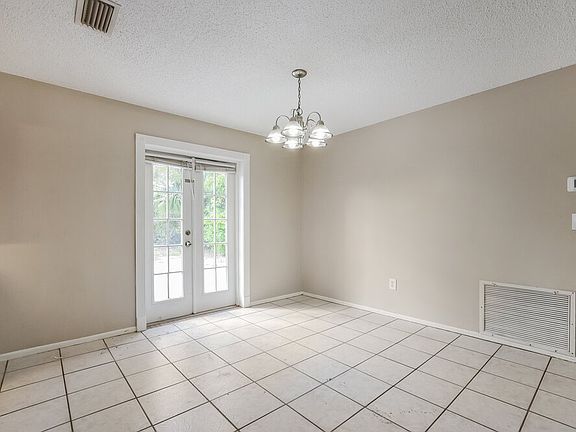 4th image of 542 Salerno Dr