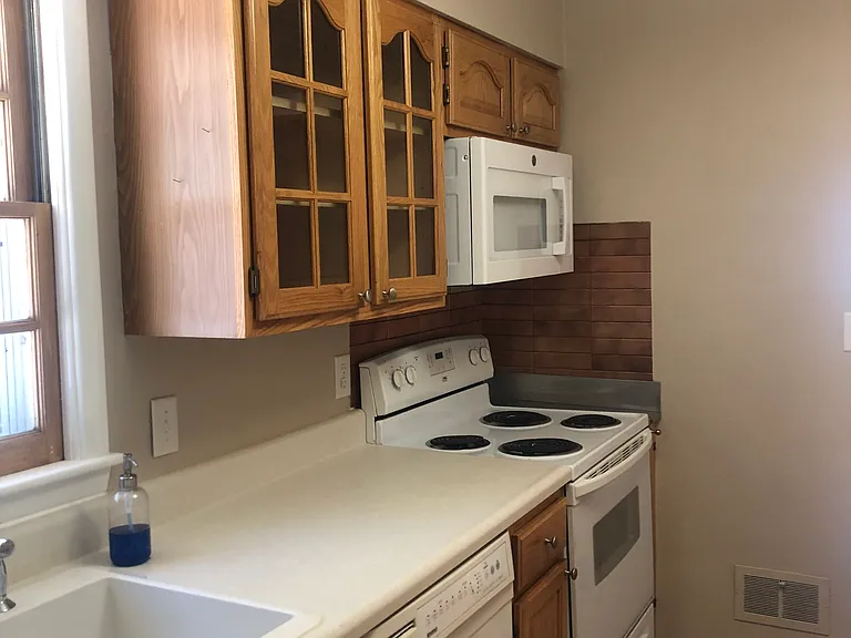 2535 S 38th St — Photo 15