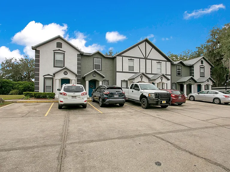 Village Park Townhomes | 2 & 3 Bedroom Apartments in Lady Lake, FL — Photo 5