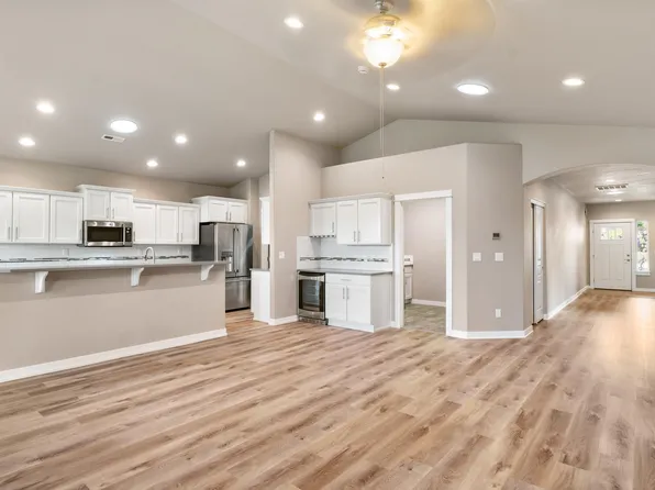 4485 SW Salmon Ave, Redmond, OR 97756