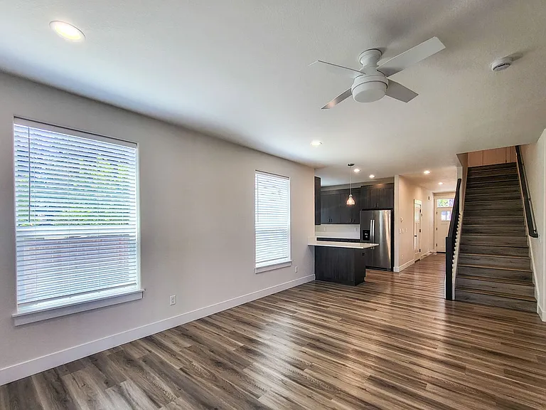 667-669 Boone Rd SE — Photo 9