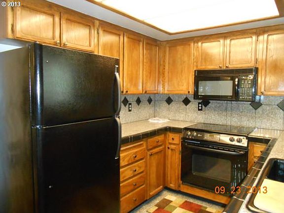 3rd image of 7104 NE 43rd St