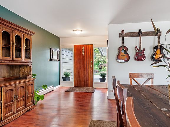 3rd image of 4641 Gerrans Bay Rd