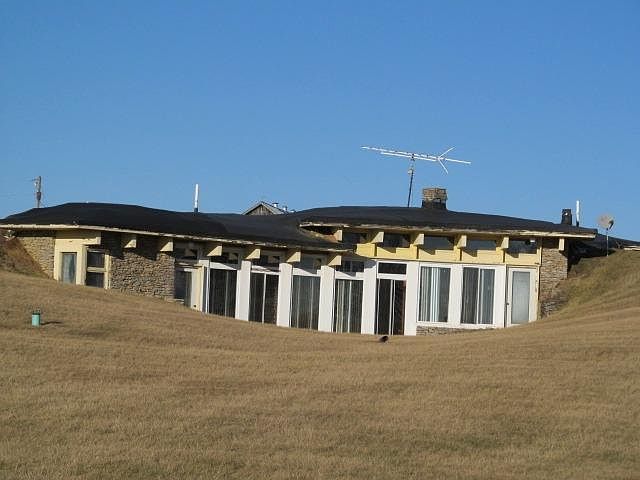 1st image of 221 Wornall Ln