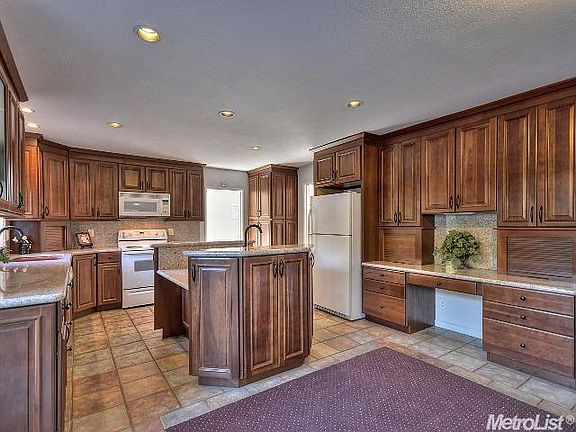 5th image of 3698 Mesa Verdes Dr