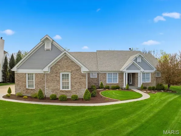 83 Saybridge Manor Pkwy, Lake Saint Louis, MO 63367