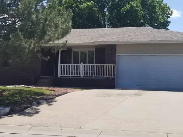 2911 Barclay Dr, Hays, KS 67601
