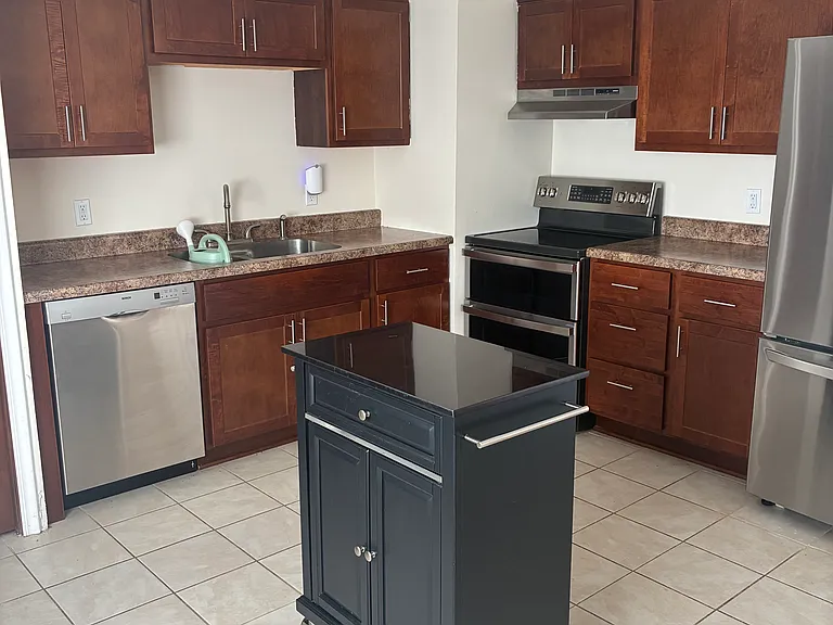 385 Riviera Ct — Photo 5