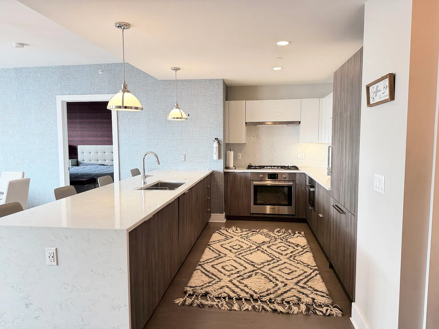2 bed, 1425 sqft, $6,700 — Photo 2