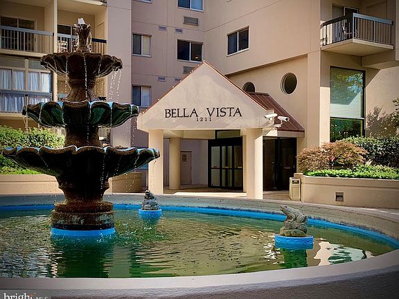 Main Entrance of the building. Beautiful Fountain!