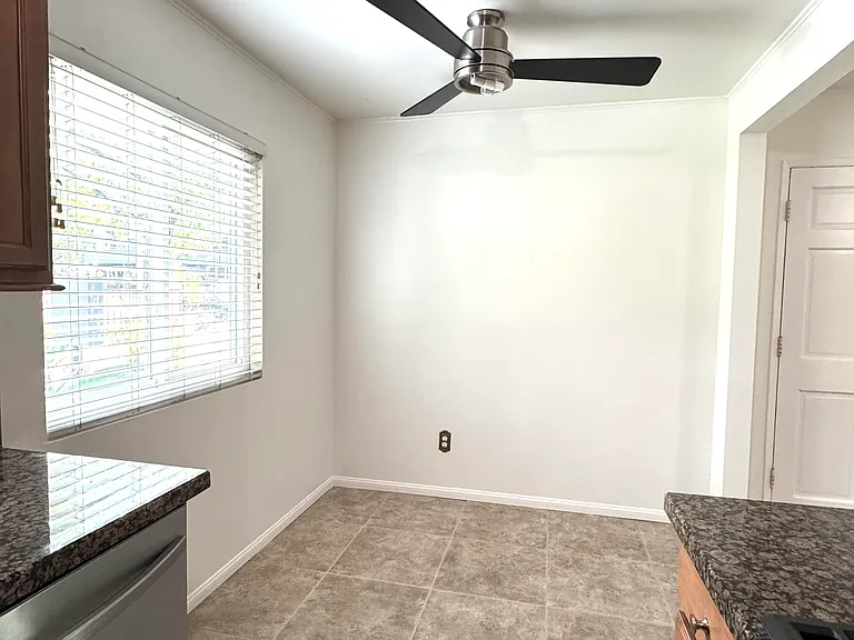 660 S Glassell St #15 — Photo 14