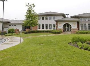 621 Ashton Ln, South Elgin, IL 60177