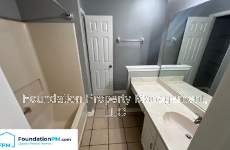 1530 Estacada Way — Photo 18