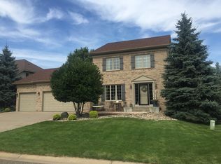 17 Cliff Ridge Ct, Hudson, WI 54016