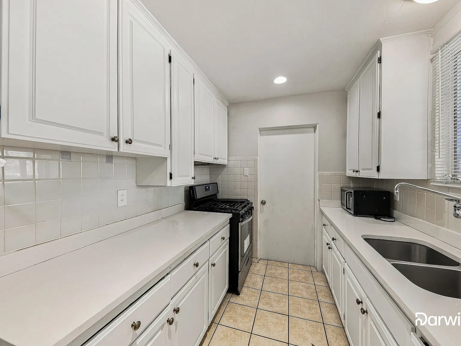 3 bed, 2.0 bath, 1414 sqft, $1,880 — Photo 2