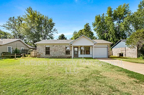3520 W Olive St Photo 1