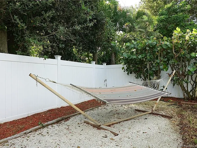 905 SE Flamingo Ave — Photo 30