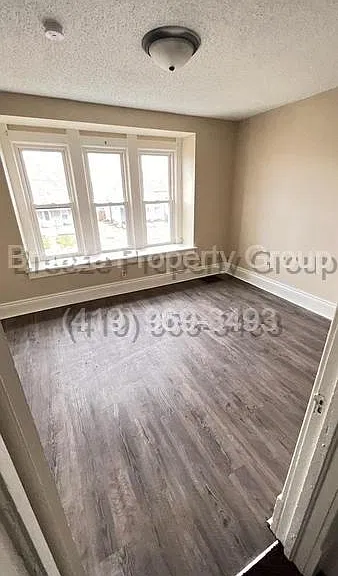 1912 Greenwood Ave — Photo 5