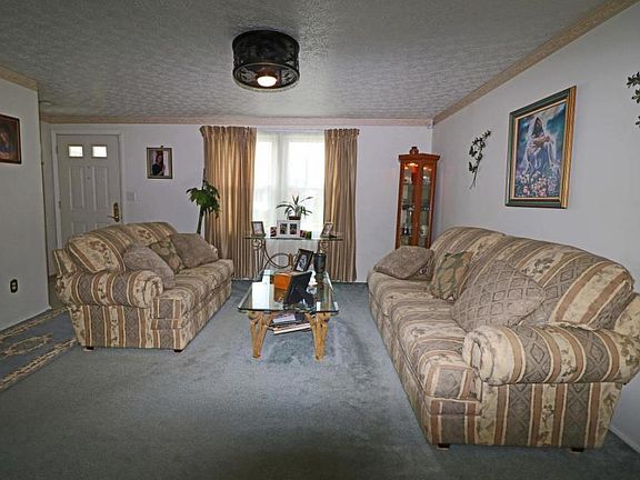 3rd image of 4108 Jonquil St