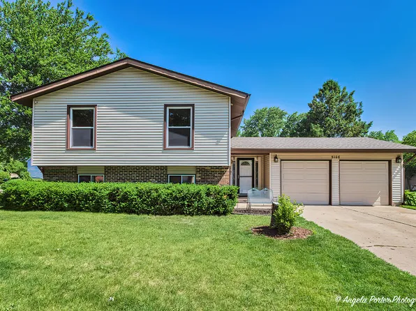 5108 Cambridge Dr, McHenry, IL 60050