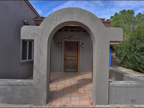 3rd image of 146 S Schutz Dr