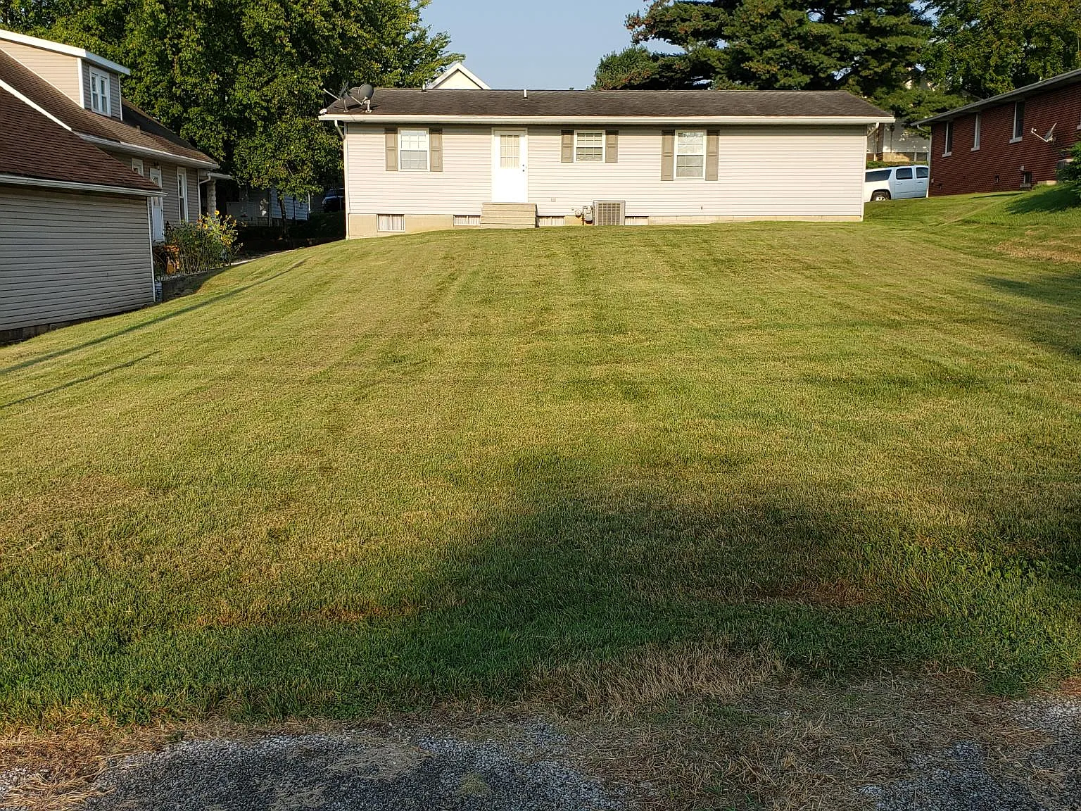 3 bed, 2.5 bath, 1344 sqft, $1,350 — Photo 3