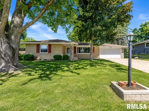 1510 Glendale Ave, Pekin, IL 61554