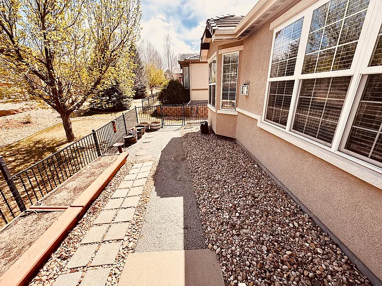 4614 Belford Cir — Photo 19
