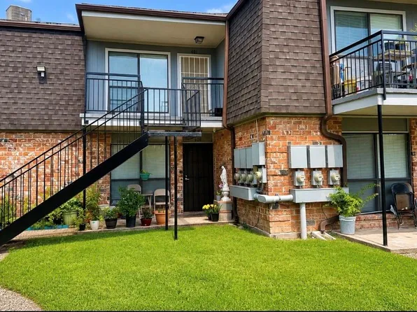 10802 Kingspoint Rd APT 401, Houston, TX 77075