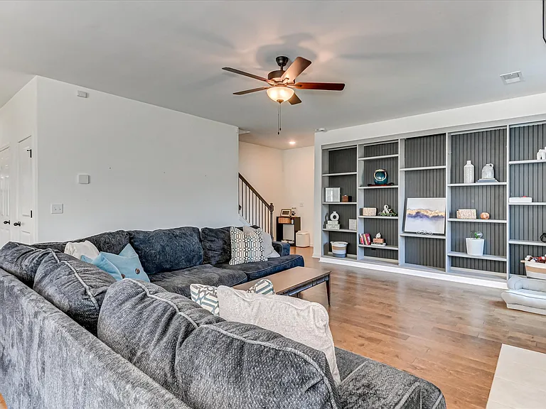 251 Haverford Dr — Photo 37