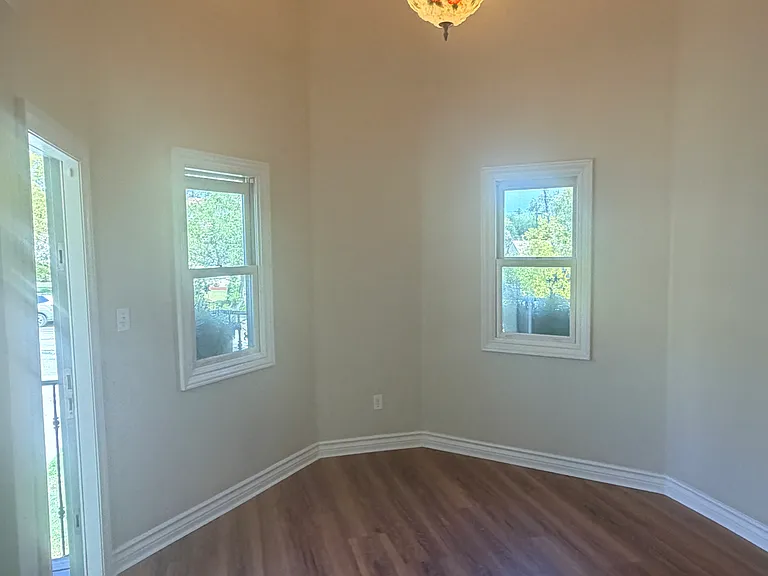 1205 Geneva St — Photo 25