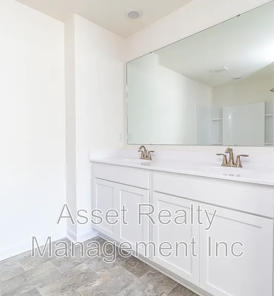 2063 Southwood Cir — Photo 35